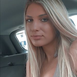 Meet your Posher, Alexandra